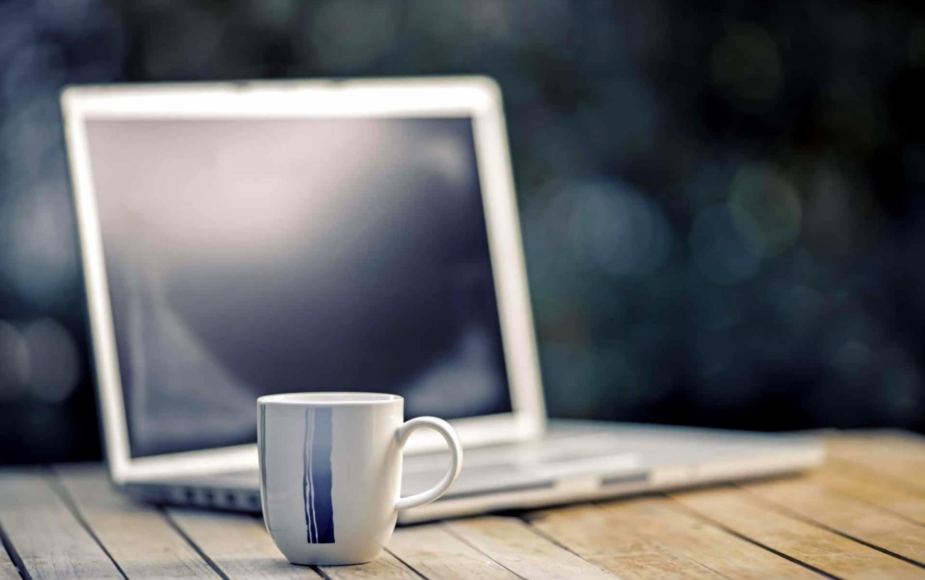 Participante en sesión de seminario sobre establecimiento de metas financieras